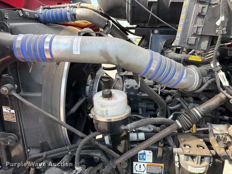 image for item DQ7952 2018 Kenworth T4 semi truck