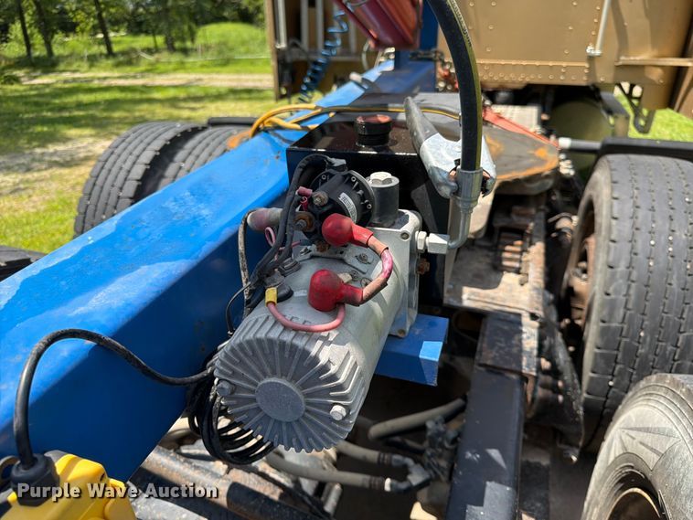 image for item DQ7960 My Arms Corporation fifth wheel wrecker