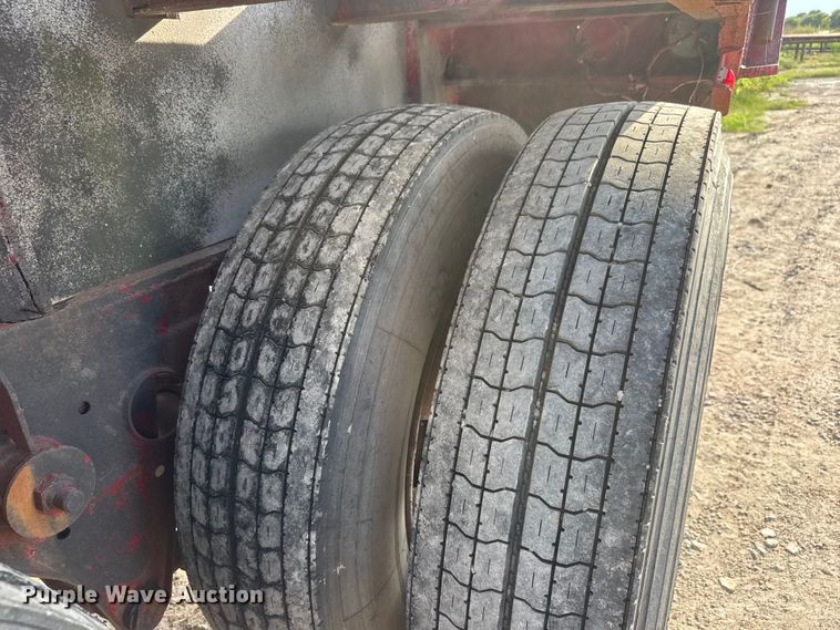 image for item DW6773 1980 Hobbs FB-EB-4 oilfield trailer
