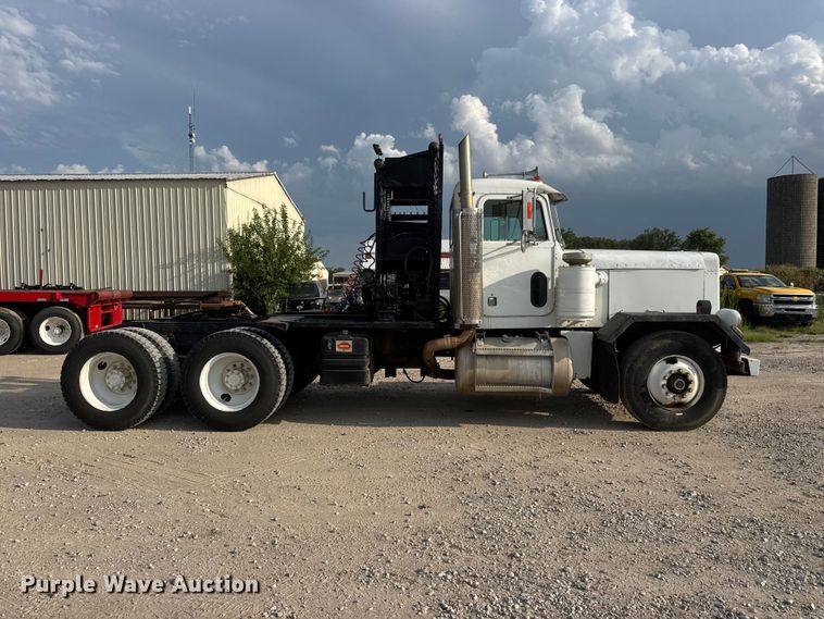 image for item DW6776 1983 Peterbilt 353 semi truck