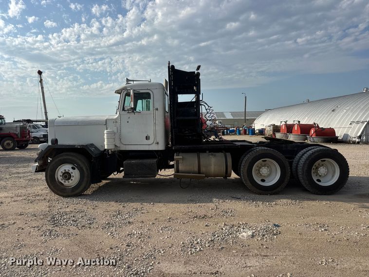 image for item DW6776 1983 Peterbilt 353 semi truck