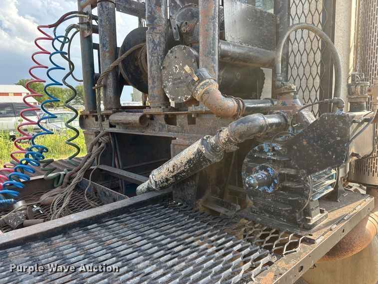 image for item DW6776 1983 Peterbilt 353 semi truck