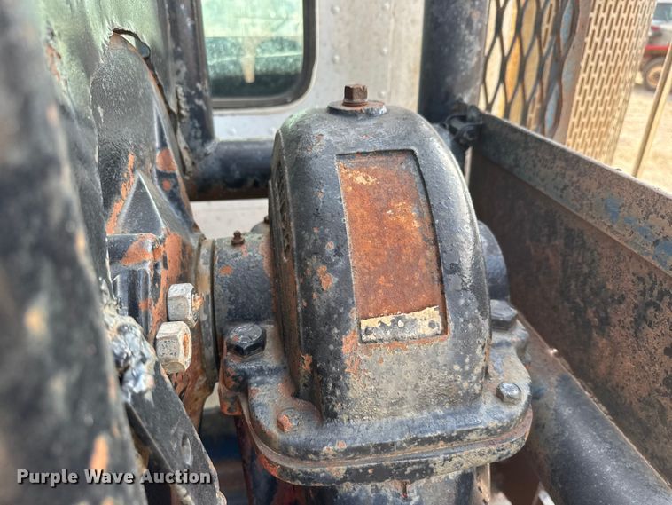 image for item DW6776 1983 Peterbilt 353 semi truck