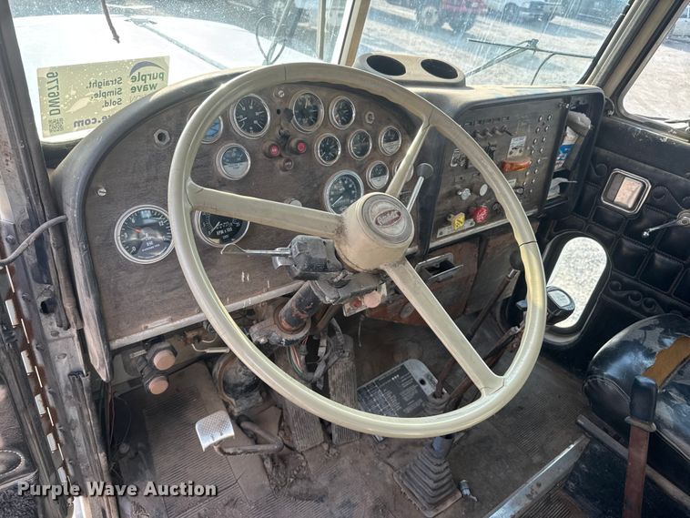 image for item DW6776 1983 Peterbilt 353 semi truck