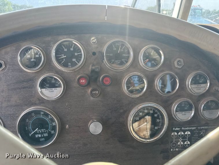 image for item DW6776 1983 Peterbilt 353 semi truck