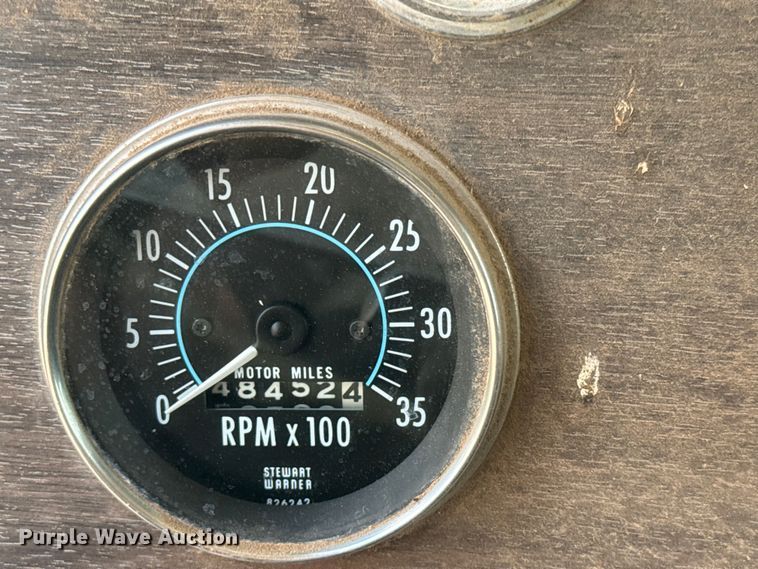 image for item DW6776 1983 Peterbilt 353 semi truck