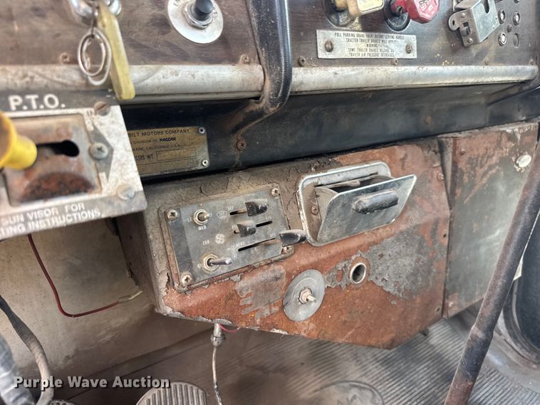 image for item DW6776 1983 Peterbilt 353 semi truck