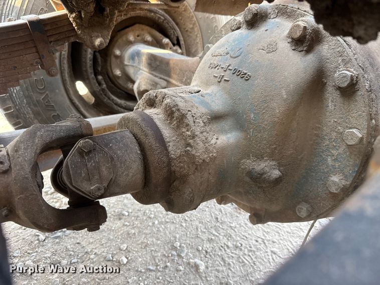 image for item DW6776 1983 Peterbilt 353 semi truck