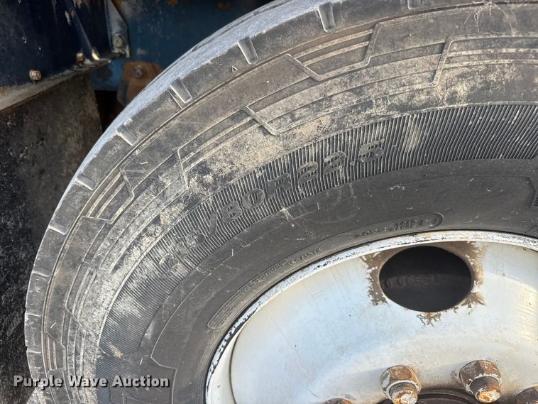 image for item DW6776 1983 Peterbilt 353 semi truck