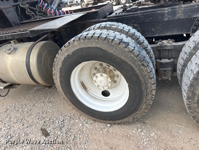 image for item DW6776 1983 Peterbilt 353 semi truck