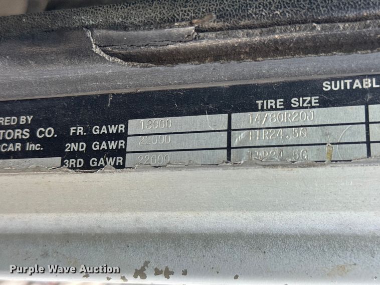 image for item DW6776 1983 Peterbilt 353 semi truck