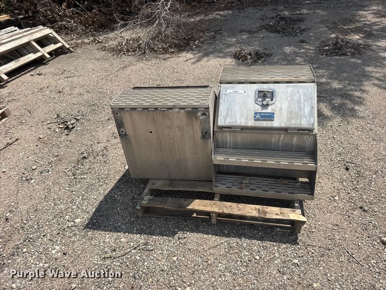 image for item DY2991 Merrit truck steps