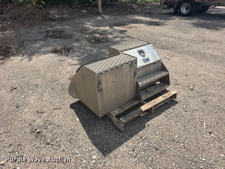image for item DY2991 Merrit truck steps