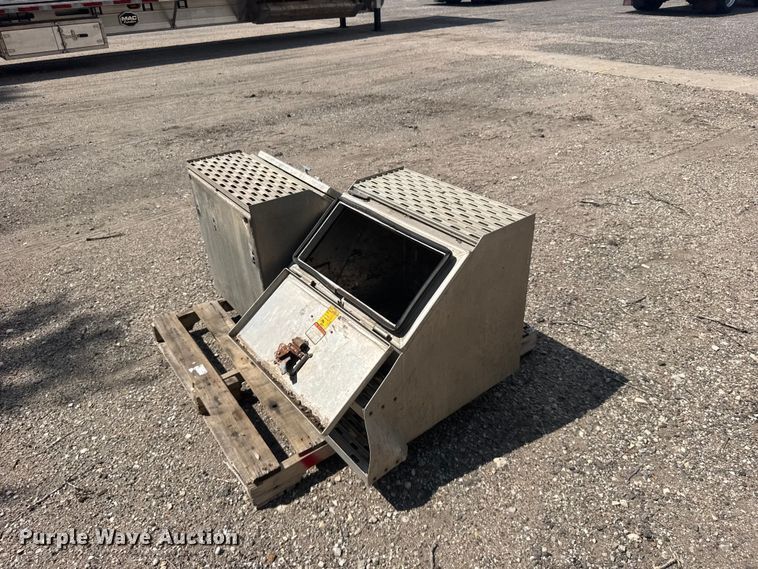 image for item DY2991 Merrit truck steps