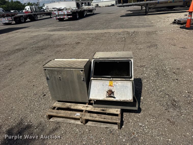 image for item DY2991 Merrit truck steps