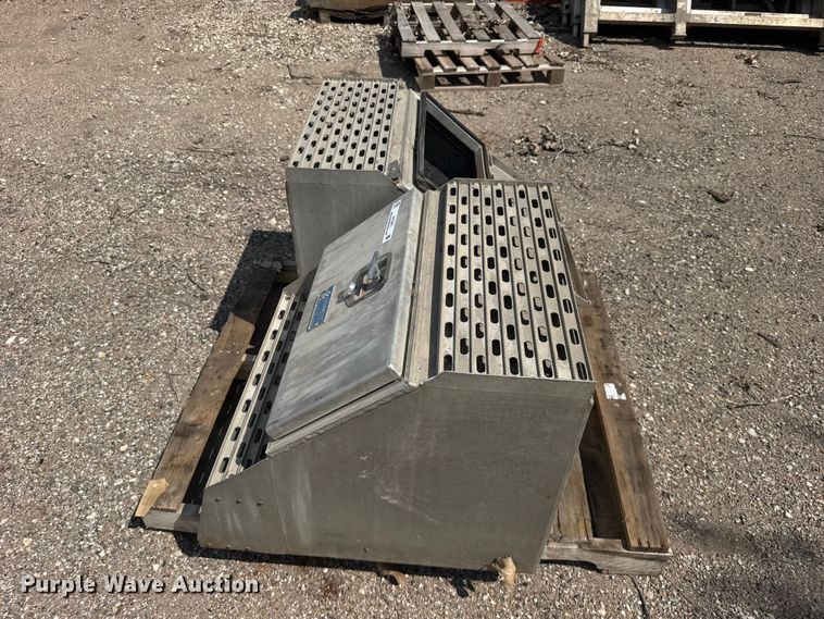 image for item DY2991 Merrit truck steps