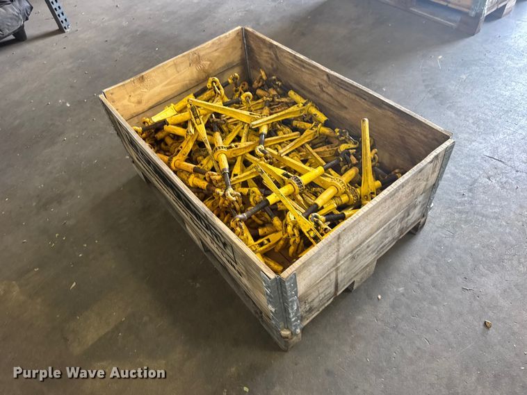 image for item DY2995 Approximately 50 ratcheting binders
