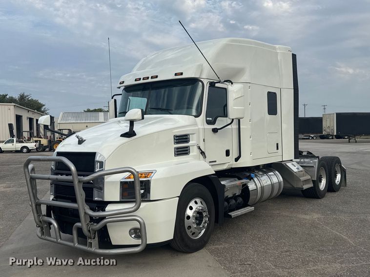 image for item DY3070 2024 Mack Anthem semi truck