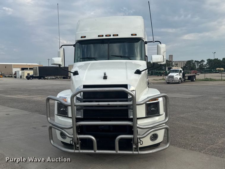 image for item DY3070 2024 Mack Anthem semi truck