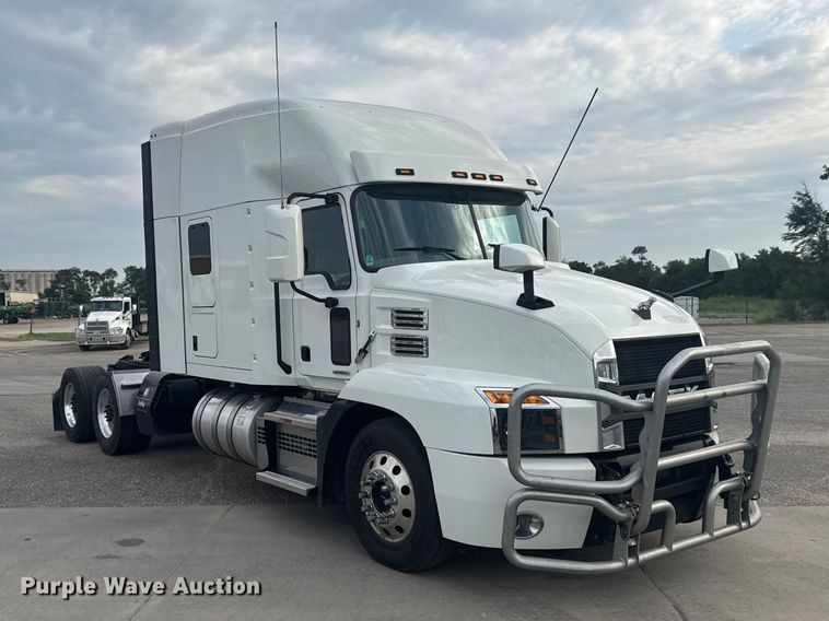 image for item DY3070 2024 Mack Anthem semi truck