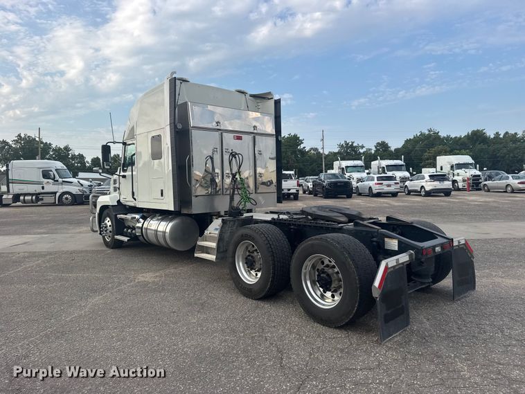 image for item DY3070 2024 Mack Anthem semi truck