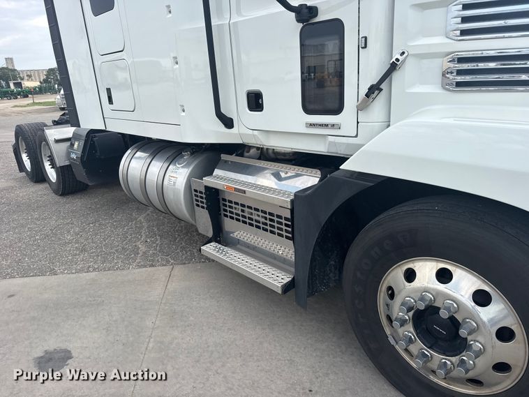image for item DY3070 2024 Mack Anthem semi truck