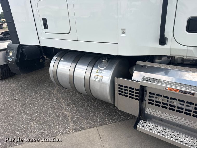 image for item DY3070 2024 Mack Anthem semi truck