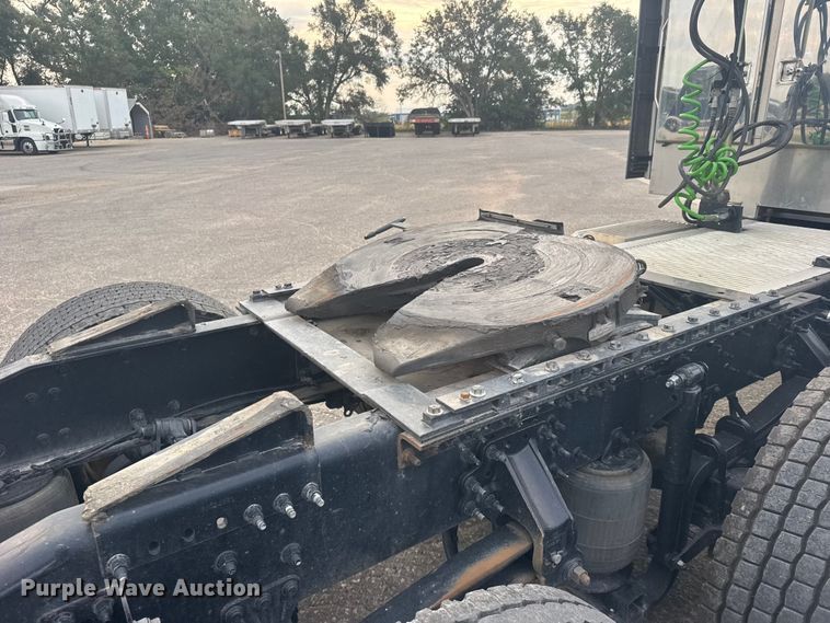 image for item DY3070 2024 Mack Anthem semi truck