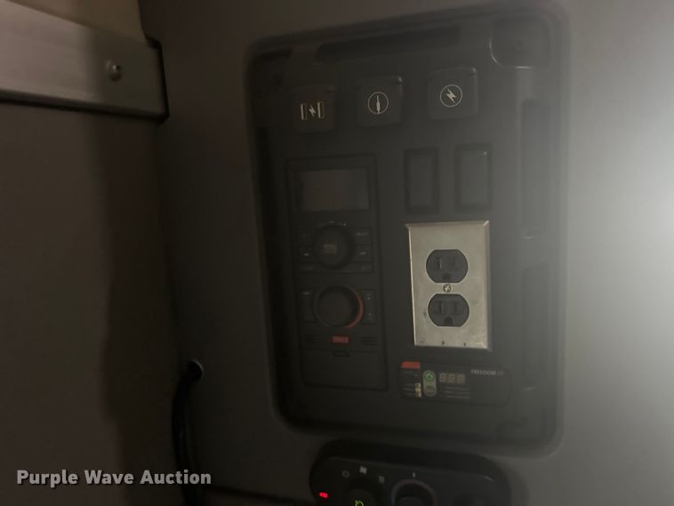image for item DY3070 2024 Mack Anthem semi truck