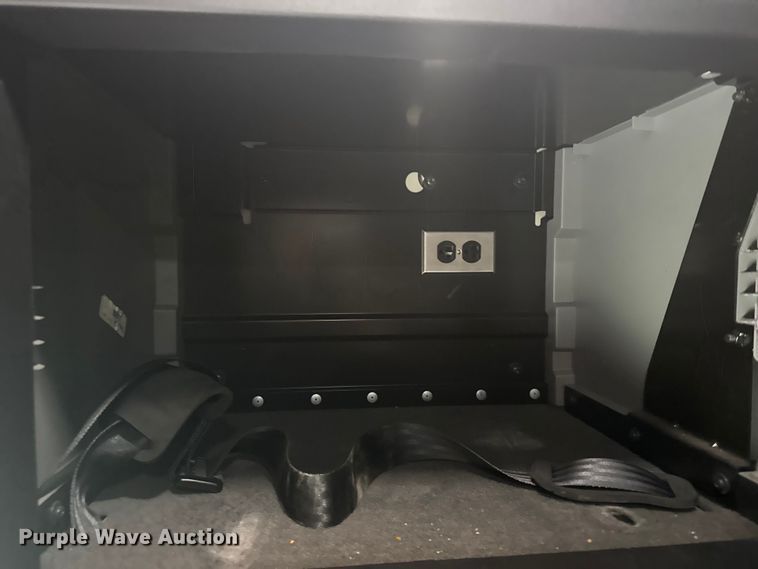 image for item DY3070 2024 Mack Anthem semi truck