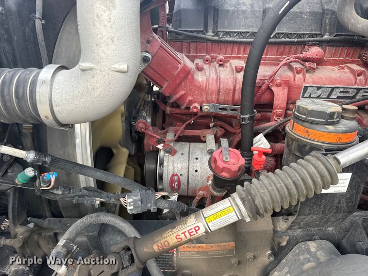image for item DY3070 2024 Mack Anthem semi truck