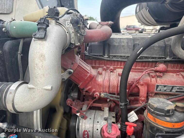 image for item DY3070 2024 Mack Anthem semi truck