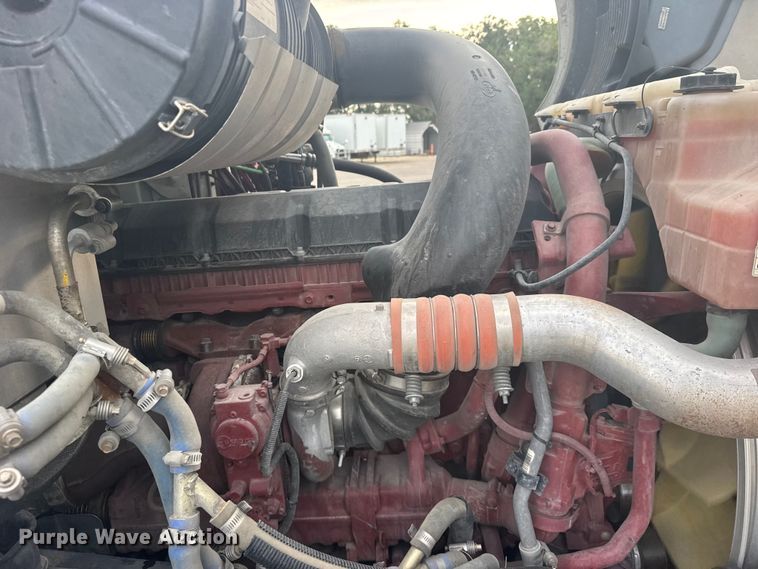 image for item DY3070 2024 Mack Anthem semi truck