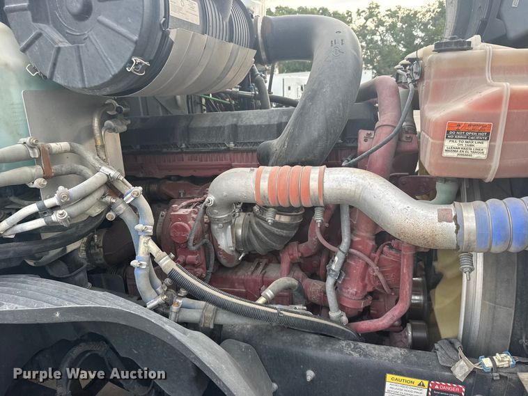 image for item DY3070 2024 Mack Anthem semi truck