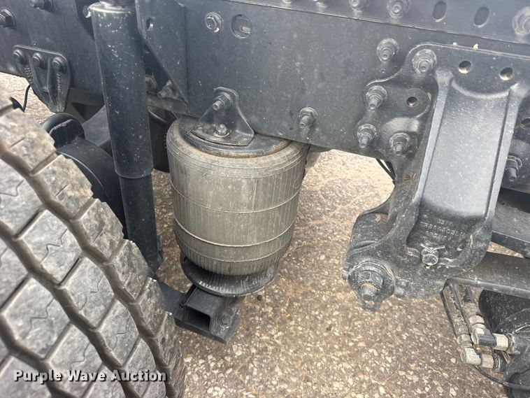 image for item DY3070 2024 Mack Anthem semi truck