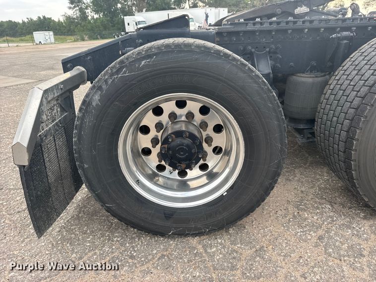 image for item DY3070 2024 Mack Anthem semi truck