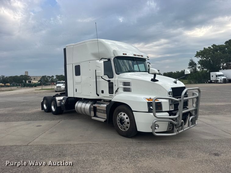 image for item DY3071 2024 Mack Anthem semi truck