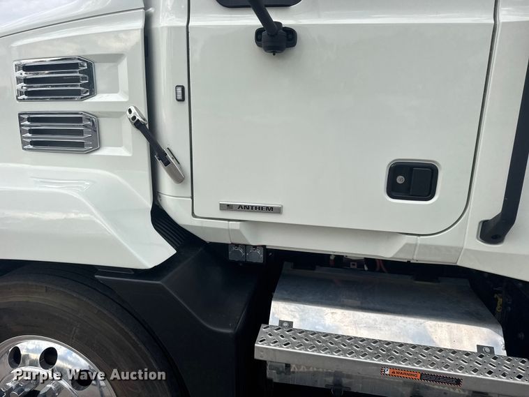 image for item DY3071 2024 Mack Anthem semi truck