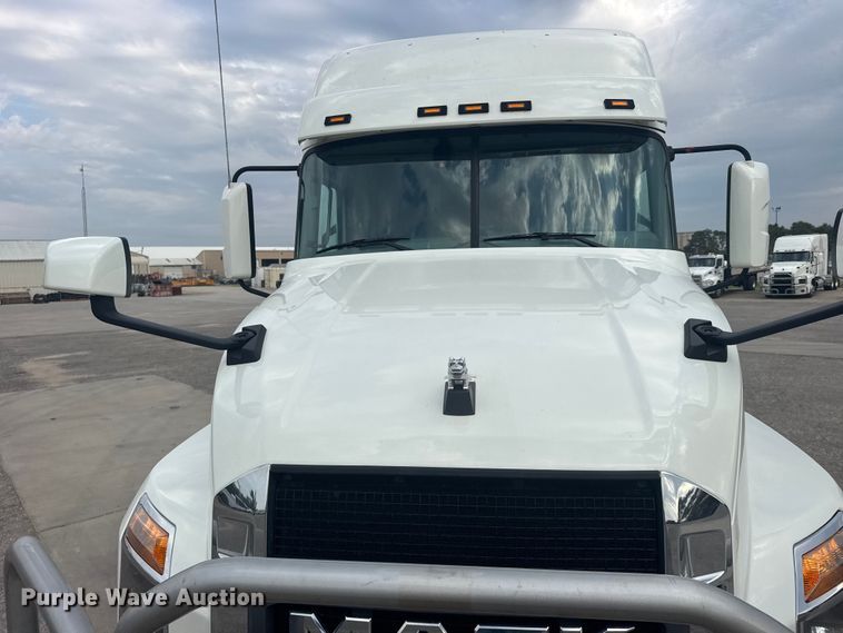 image for item DY3071 2024 Mack Anthem semi truck