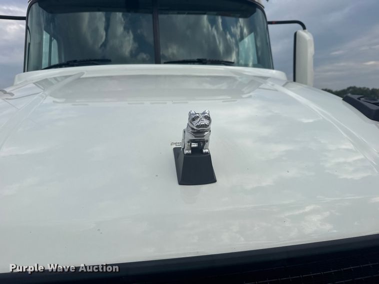 image for item DY3071 2024 Mack Anthem semi truck