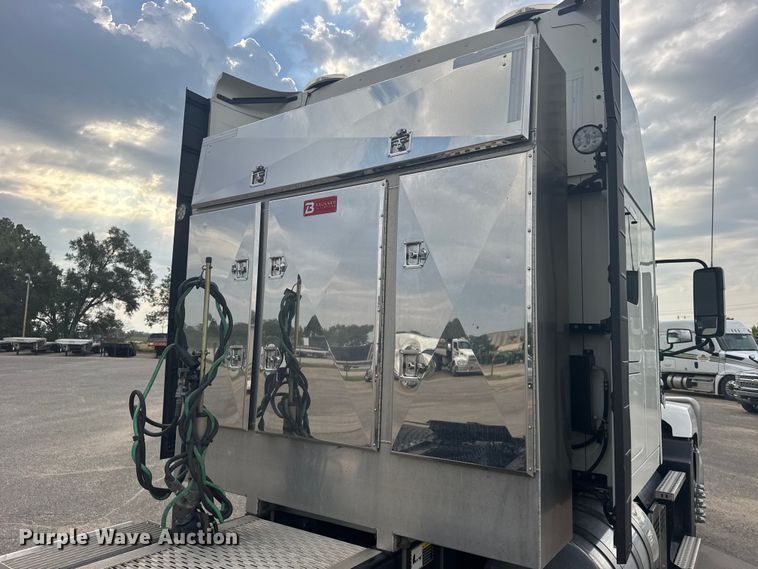 image for item DY3071 2024 Mack Anthem semi truck