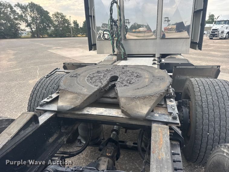 image for item DY3071 2024 Mack Anthem semi truck