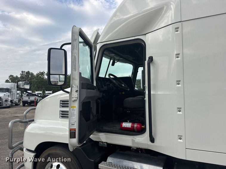 image for item DY3071 2024 Mack Anthem semi truck