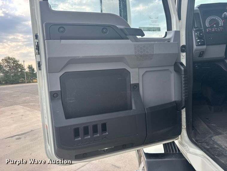 image for item DY3071 2024 Mack Anthem semi truck
