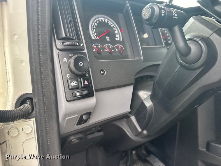 image for item DY3071 2024 Mack Anthem semi truck