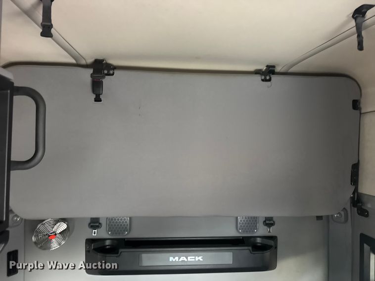 image for item DY3071 2024 Mack Anthem semi truck