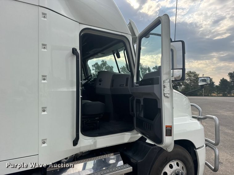 image for item DY3071 2024 Mack Anthem semi truck