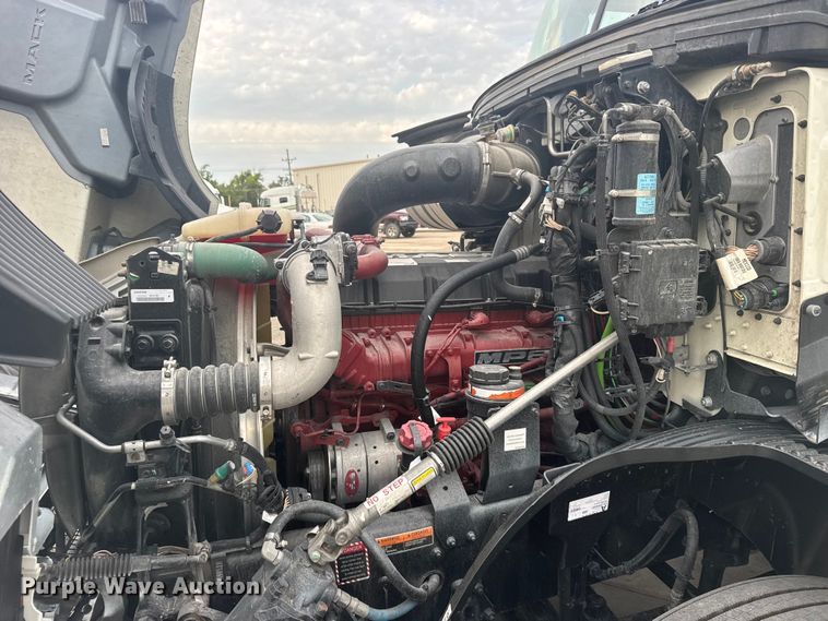 image for item DY3071 2024 Mack Anthem semi truck