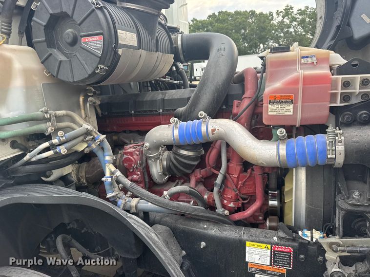 image for item DY3071 2024 Mack Anthem semi truck