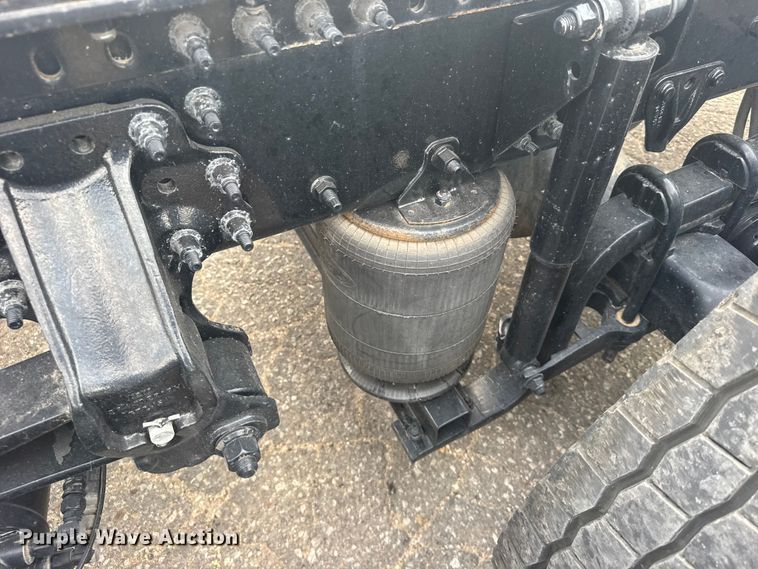 image for item DY3071 2024 Mack Anthem semi truck
